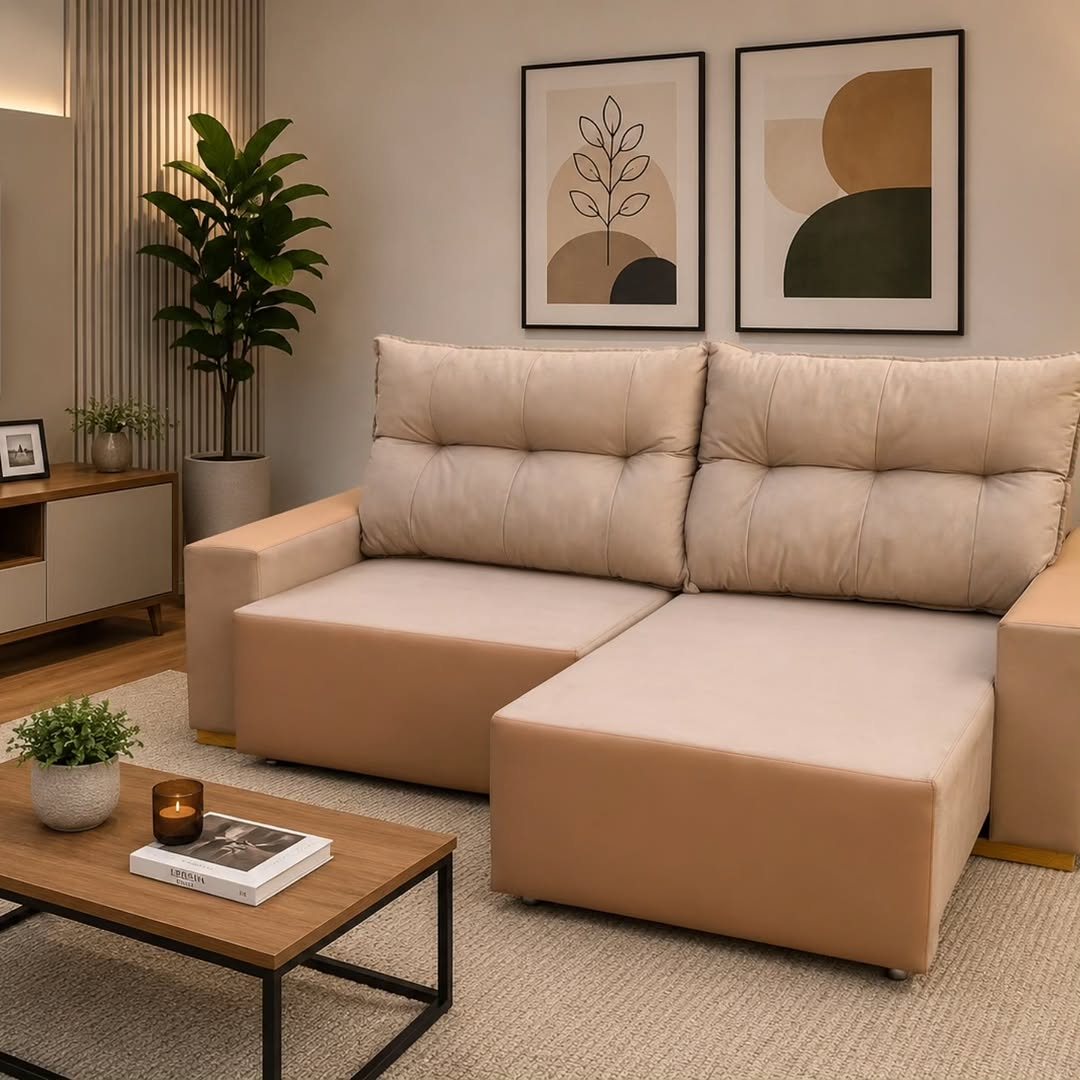 Sofá de canto bege com chaise e mesa de centro de madeira